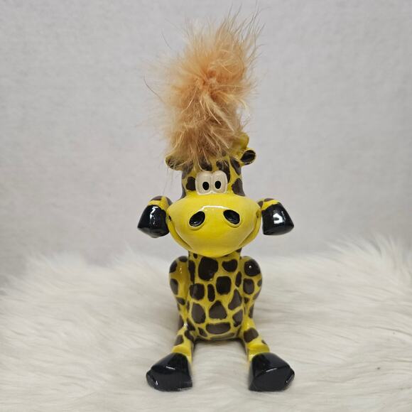 Giraffe with Feather Hair Figurine sign holder - Picture 1 of 4
